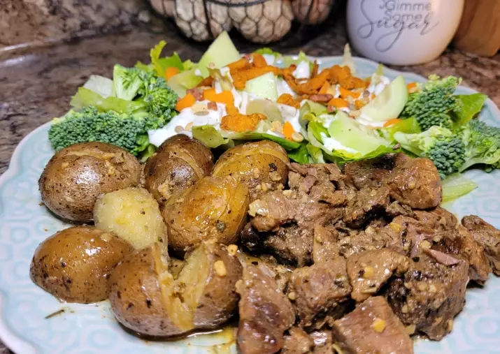 slow cooker steak and gravy