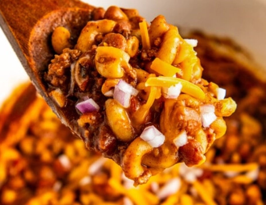 healthy crockpot chili mac