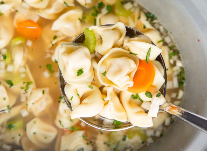 slow cooker chicken tortellini soup