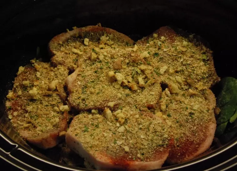 easy slow cooker stuffing pork chops