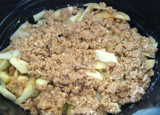 slow cooker apple crisp