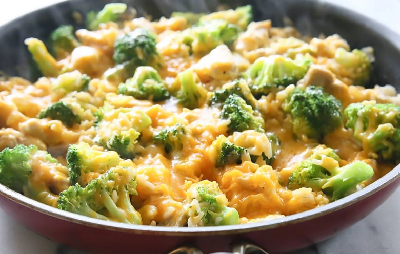 easy chicken rice and broccoli slow cooker recipe easy chicken rice and broccoli slow cooker recipe