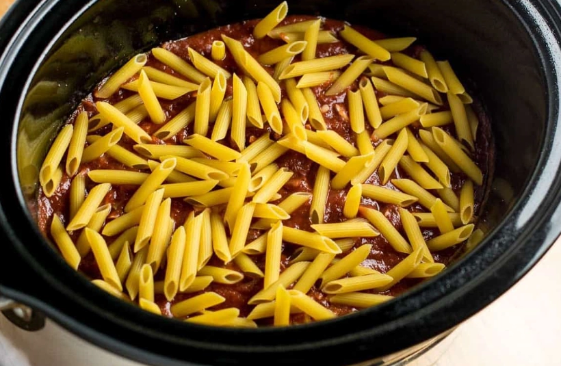 Can you put uncooked pasta in a slow cooker?