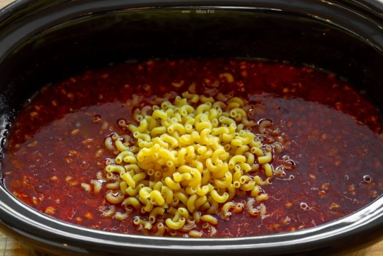 Crockpot chili mac soup