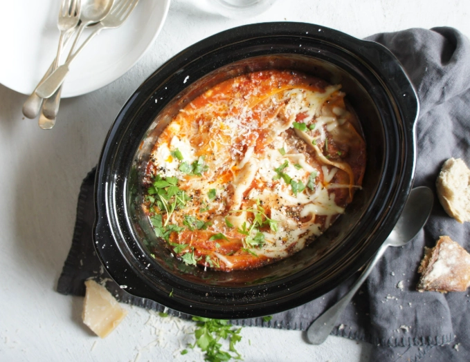Slow cook lasagna in oven