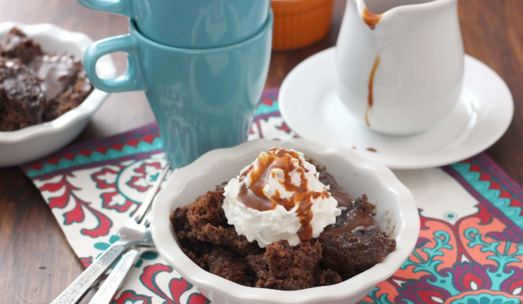 slow cooker cake mix dump cake